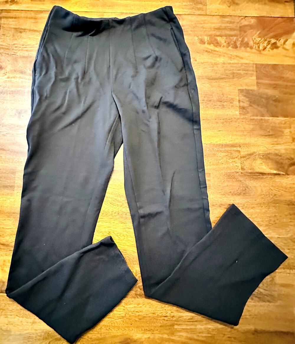 Belle by Kim Gravel Pants Size 6 Women's Black Pleated Pockets Tapered Pull On